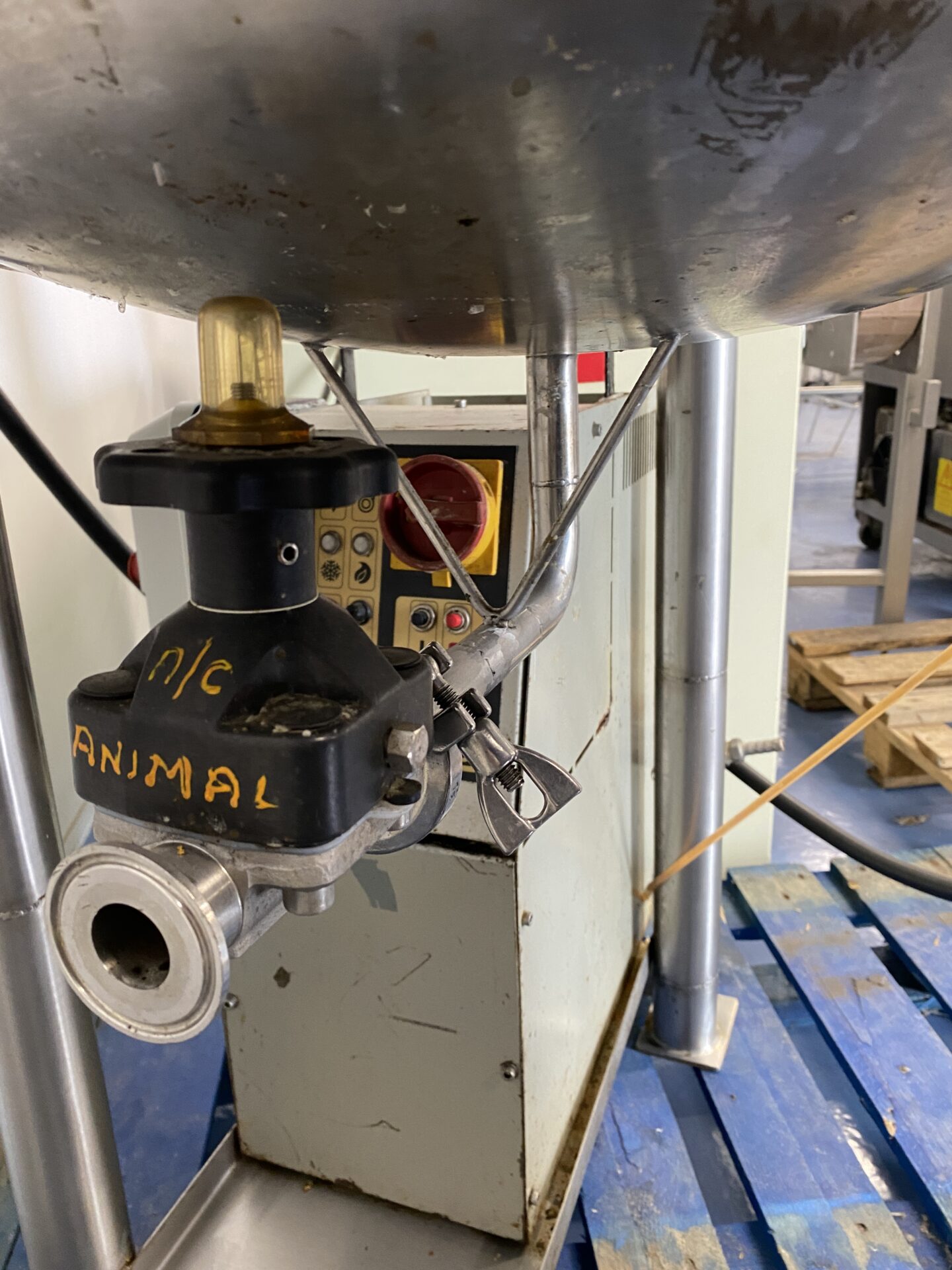 Electrically Heated Tank - Image 6