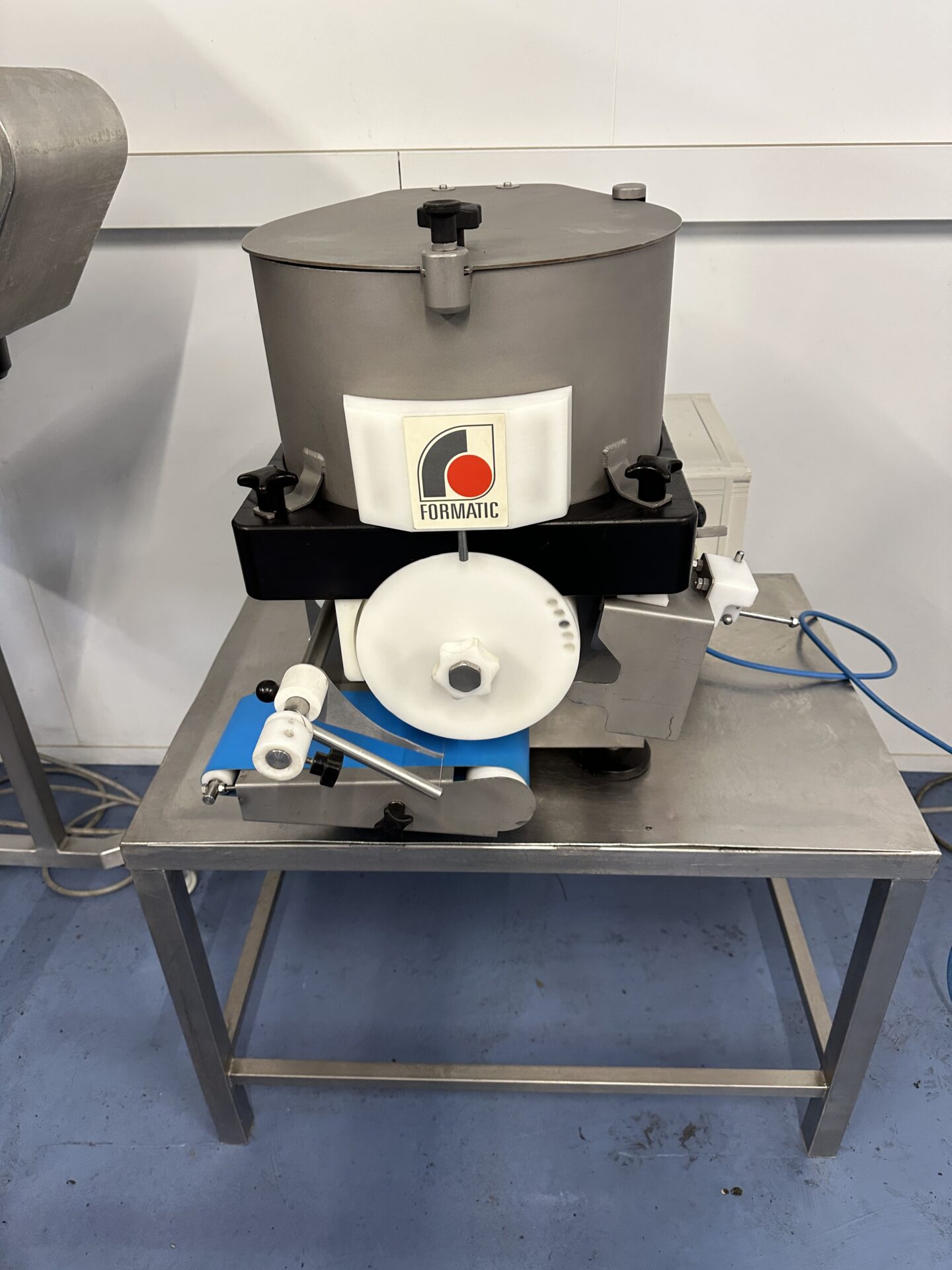 FORMATIC BURGER MACHINE R2200