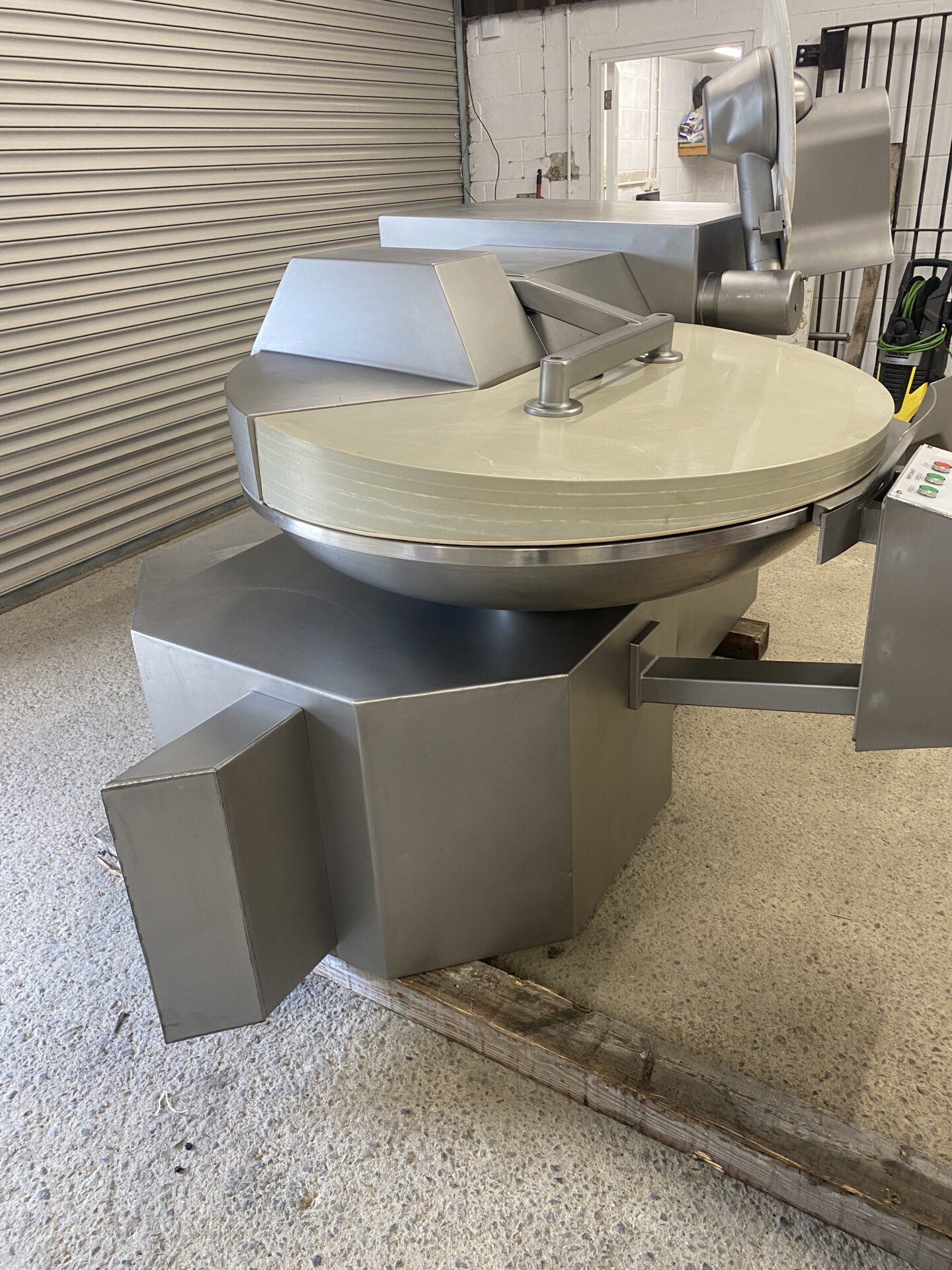 Alpina 125 Litre Bowl Cutter - Image 3