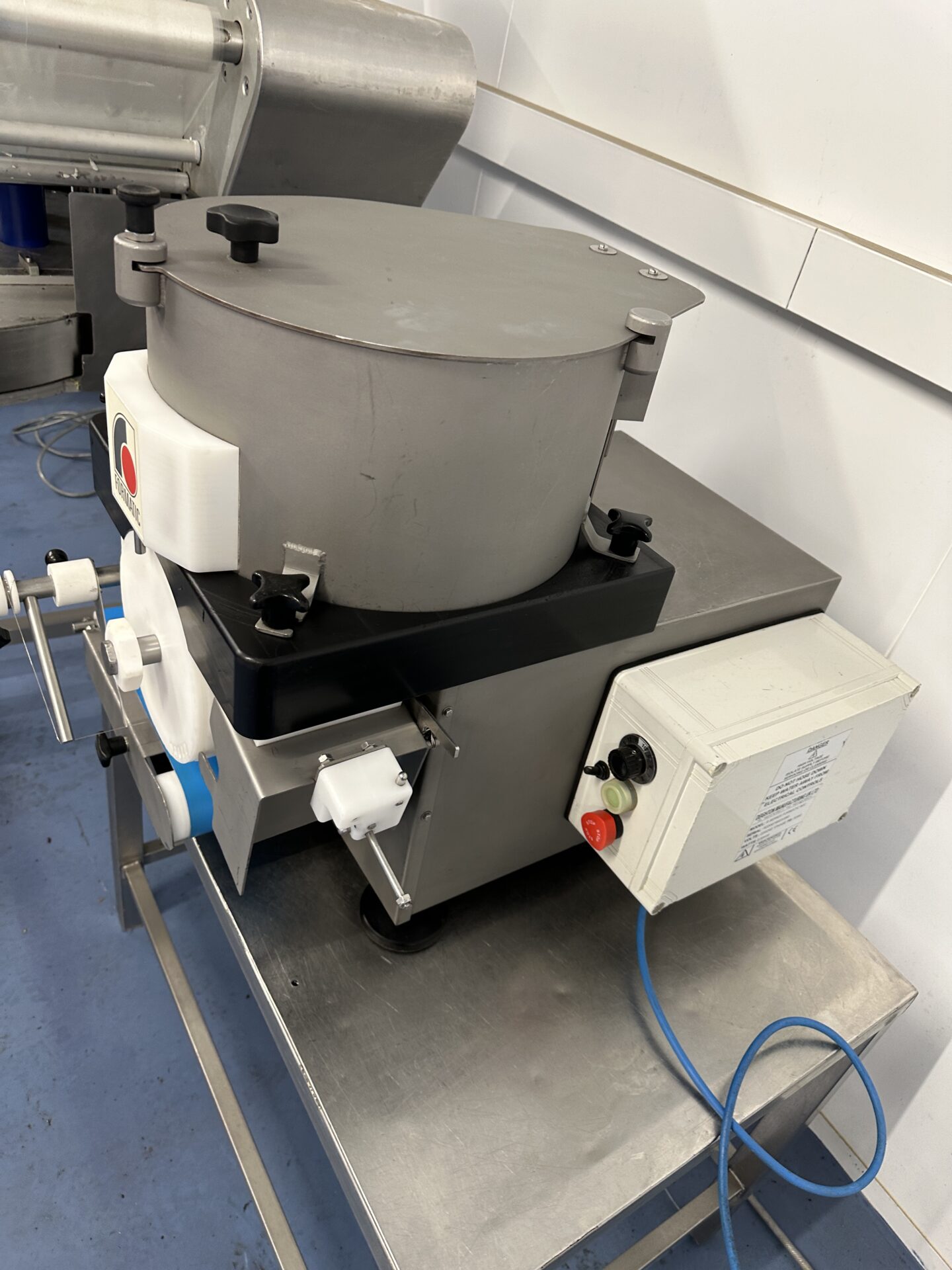 FORMATIC BURGER MACHINE R2200 - Image 6