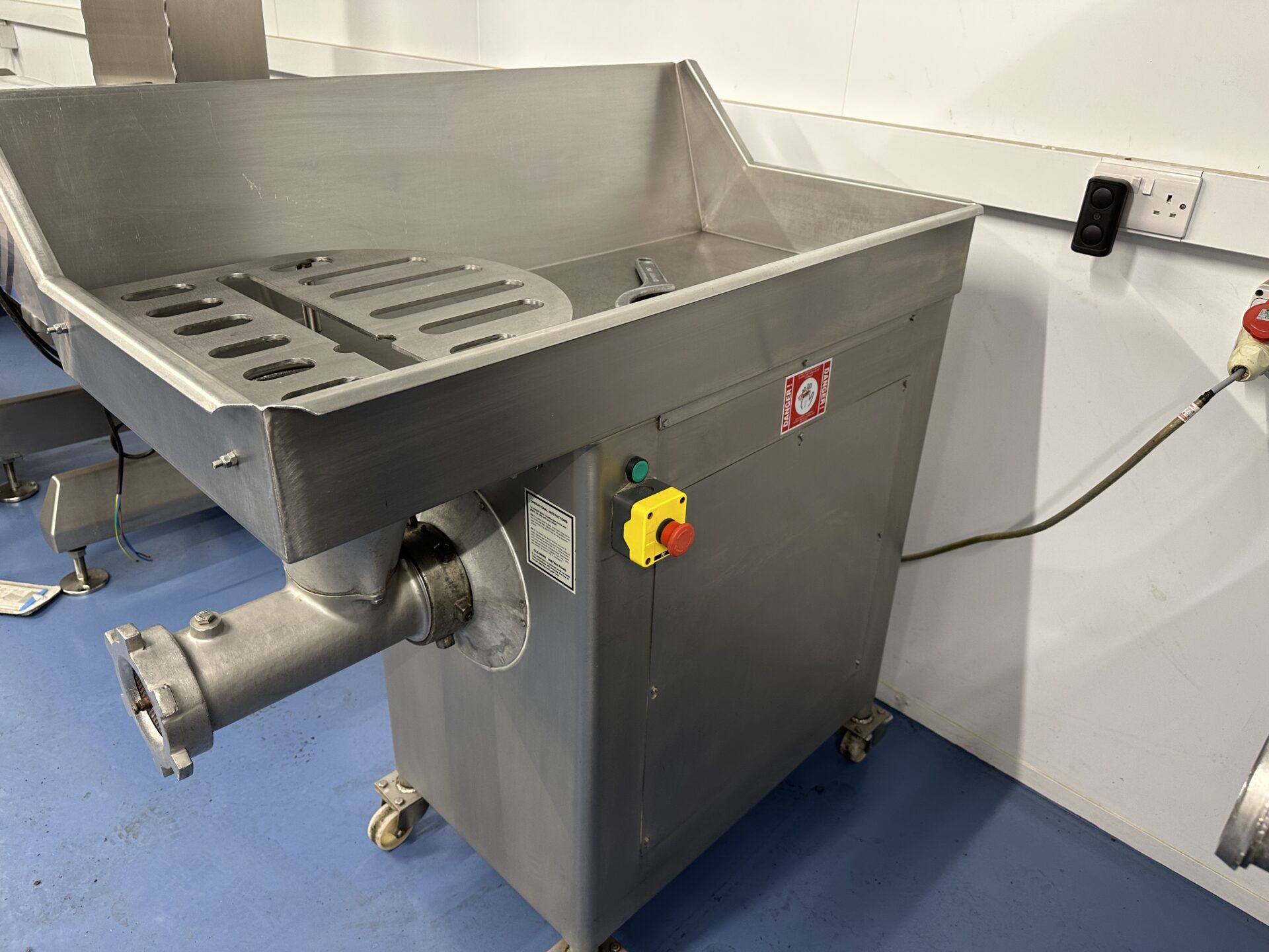 Butcher boy mincer - Image 5